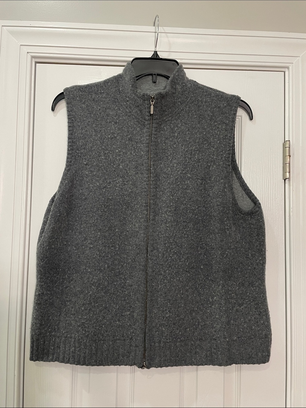 Eddie Bauer Gray Full‑Zip Sleeveless Lambs Wool Sweater Vest